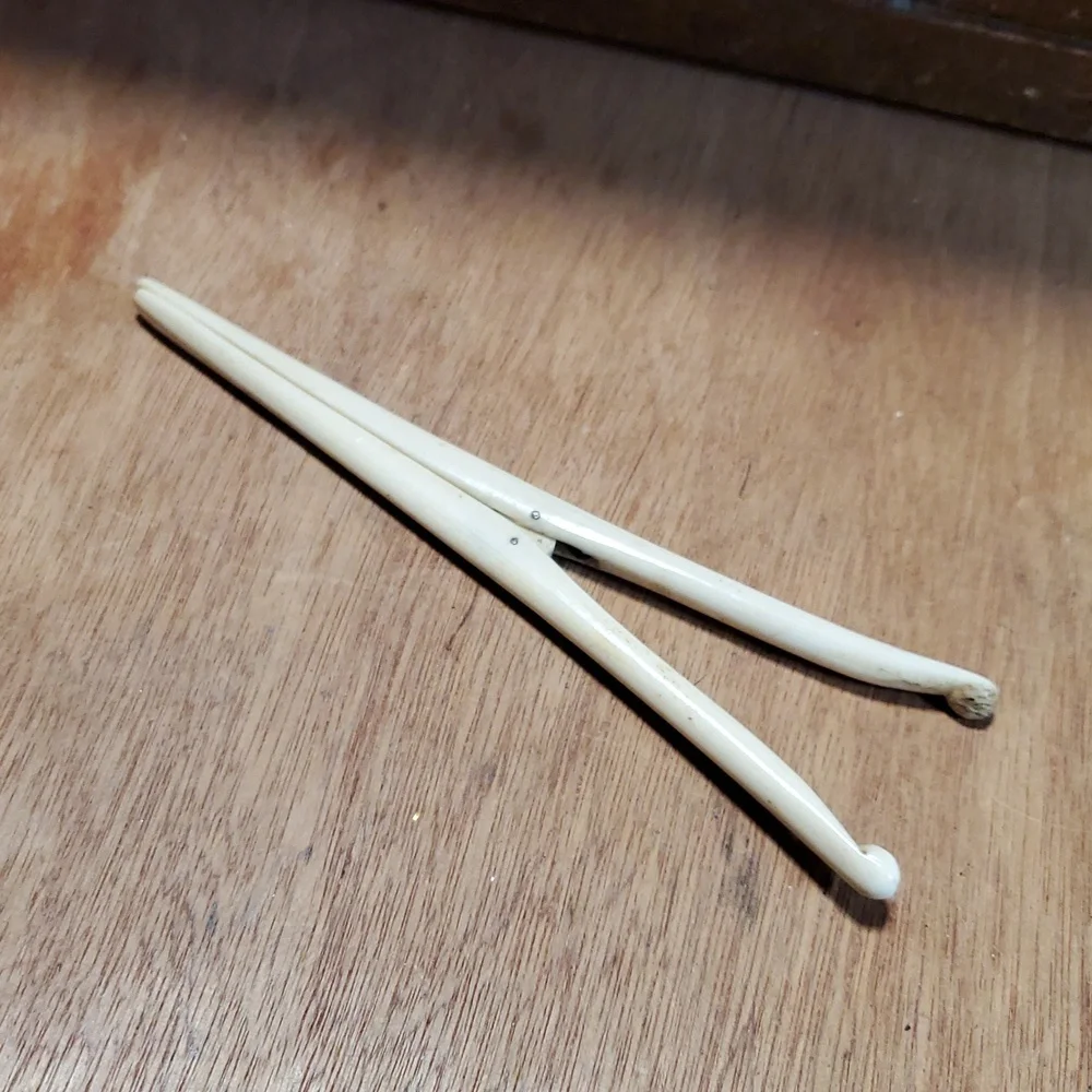 Vintage/Antique Glove Stretcher ML